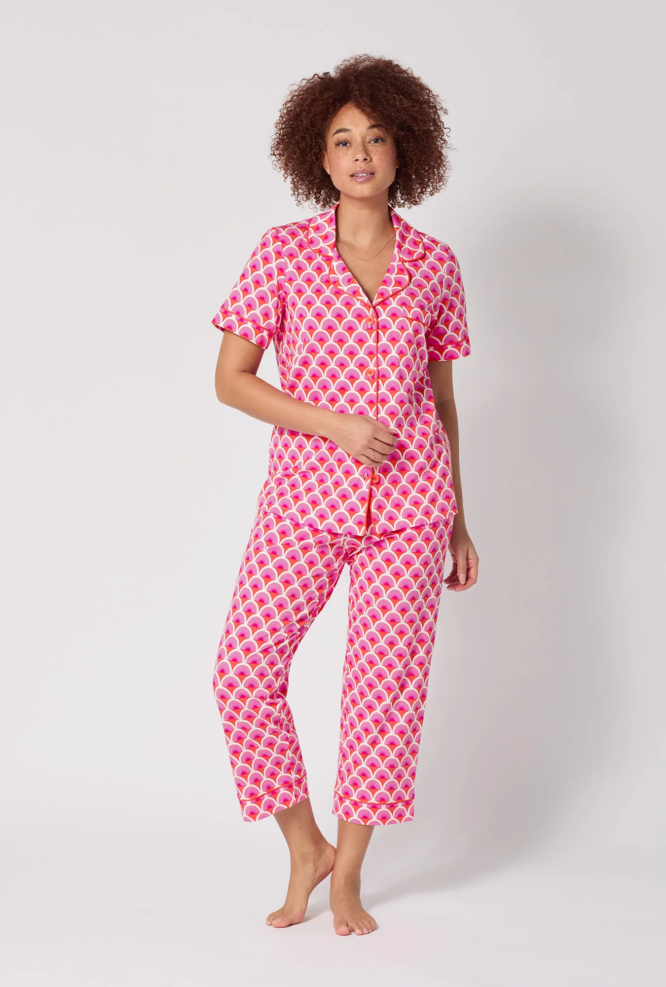 BedHead x Trina Turk Scallop Short Sleeve Classic Stretch Jersey Cropped Pj Set - Image 2