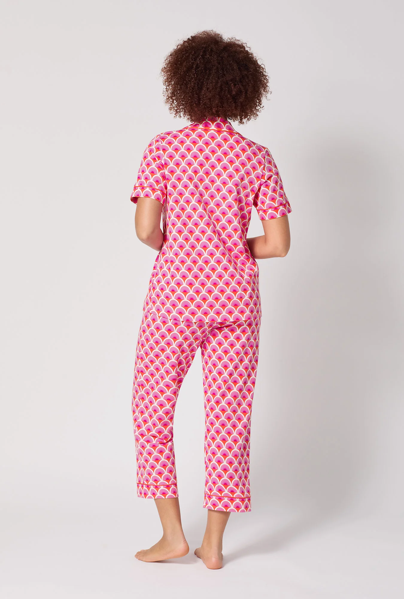 BedHead x Trina Turk Scallop Short Sleeve Classic Stretch Jersey Cropped Pj Set - Image 4