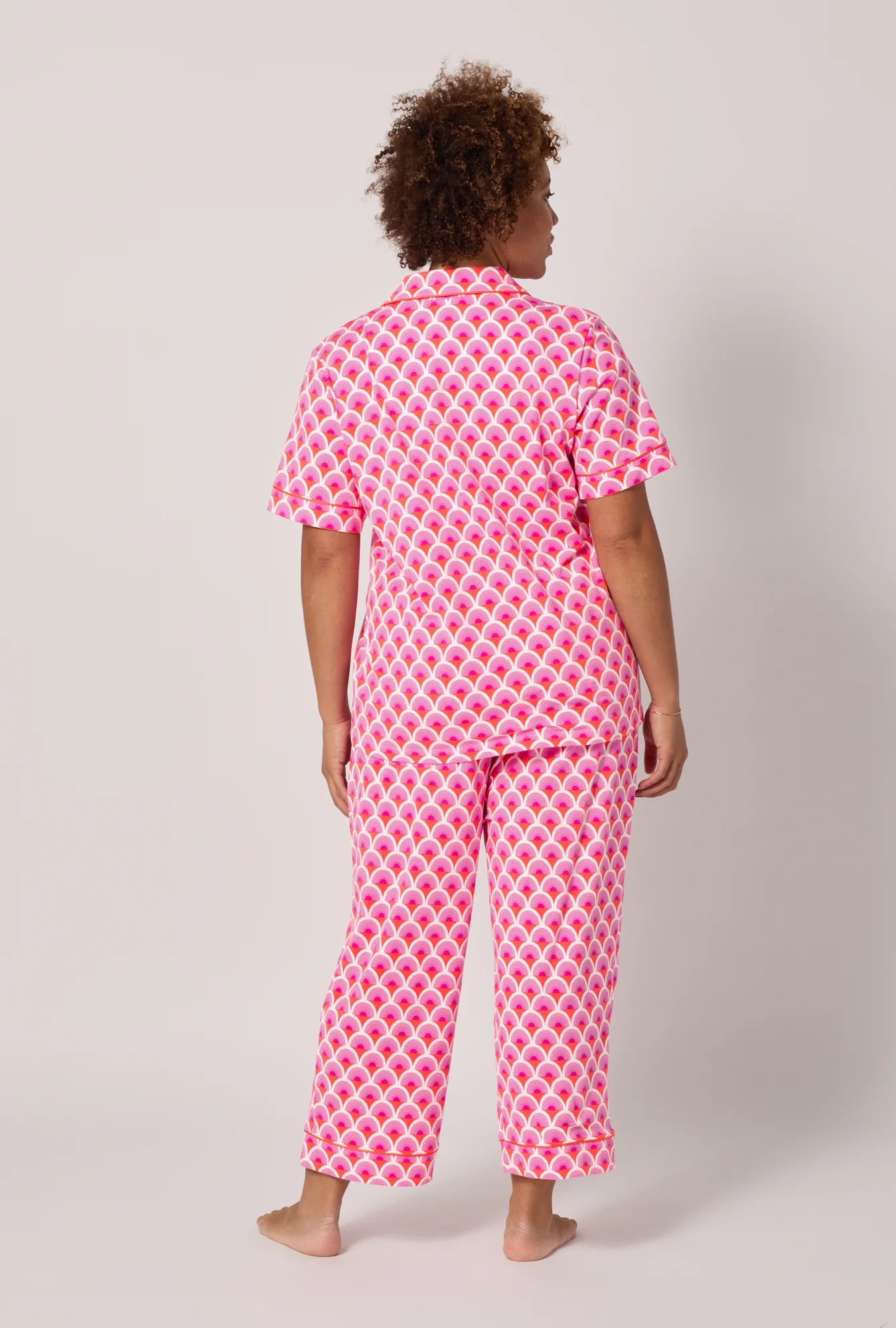 BedHead x Trina Turk Scallop Short Sleeve Classic Stretch Jersey Cropped Pj Set - Image 5