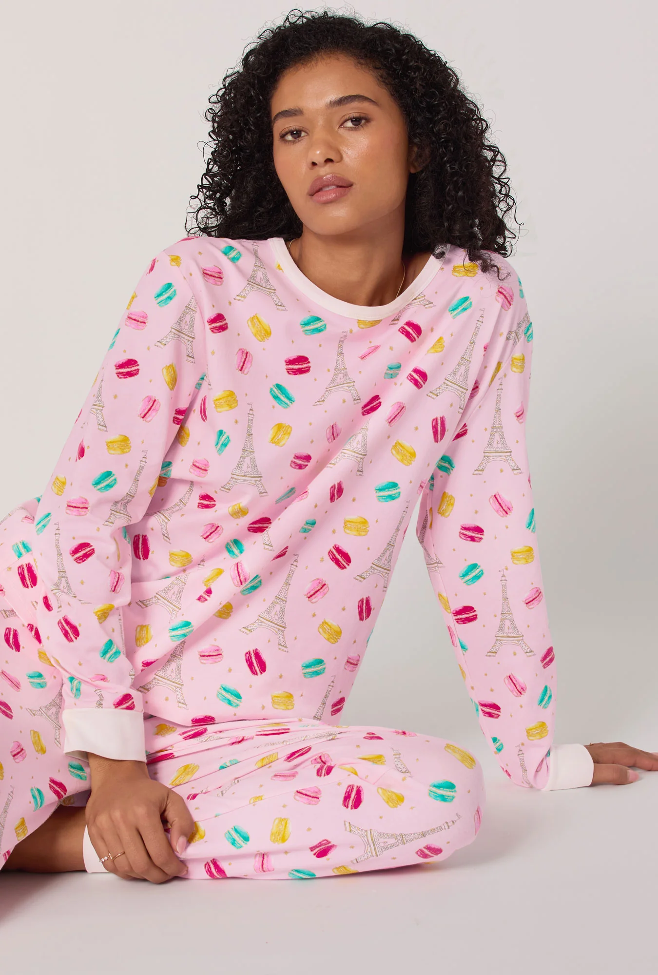 Eiffel For You Long Sleeve Pullover Crew And Jogger Stretch Jersey Pj Set - Image 4
